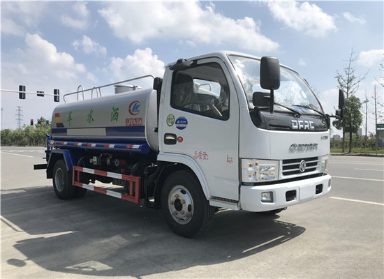 東風(fēng)多利卡灑水車︱5噸灑水車