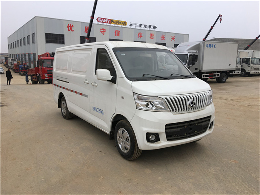 長(zhǎng)安面包冷藏車︱2.4米冷藏車圖片