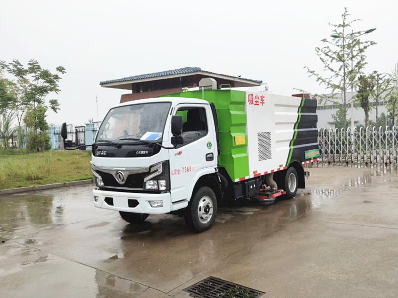 東風小福瑞卡5噸吸塵車