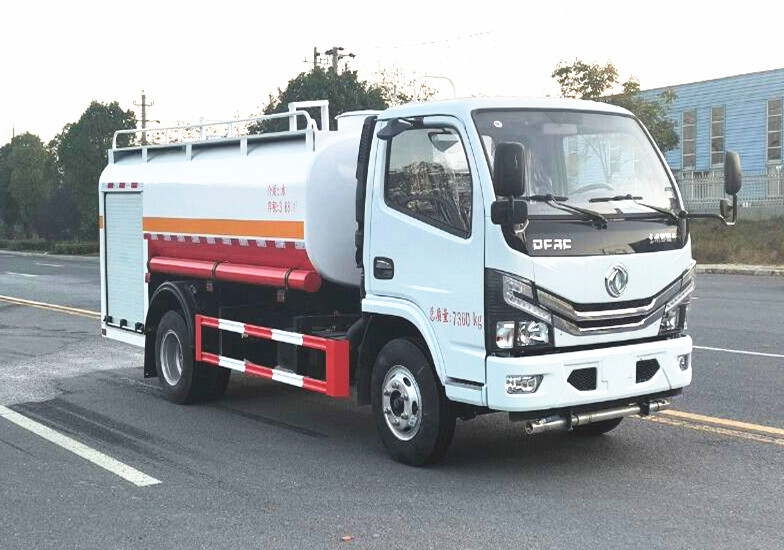 東風(fēng)小多利卡5噸消防灑水車圖片