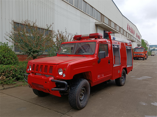 小型皮卡器材消防車(chē)_2噸四驅(qū)越野消防灑水車(chē)_吉林寧夏_森林消防越野巡邏車(chē)北汽雙排5座供水車(chē)