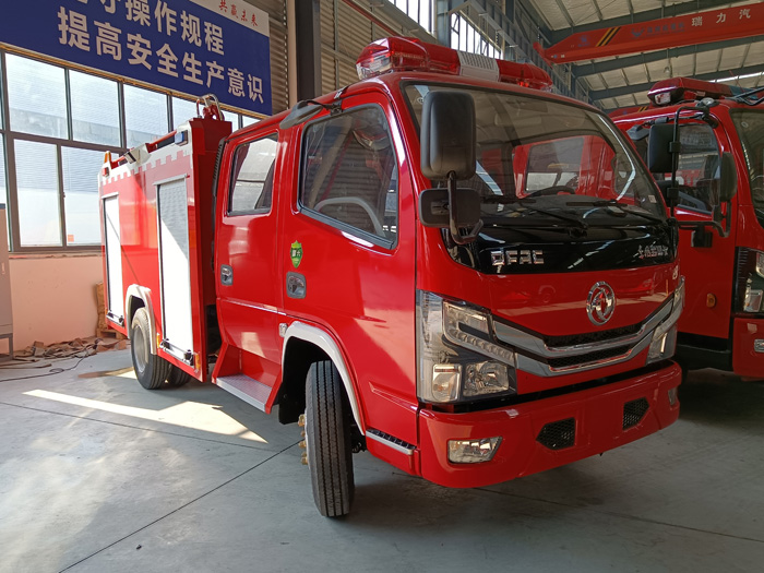 5噸消防灑水車價(jià)格_村鎮(zhèn)鄉(xiāng)鎮(zhèn)森林消防車_1.5-3.5噸水罐消防車現(xiàn)車價(jià)格