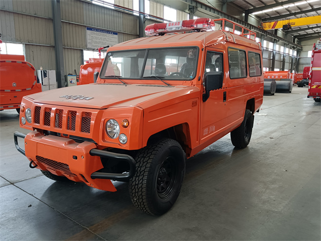 小型皮卡器材消防車_2噸四驅(qū)越野消防灑水車_河北山西_北汽四驅(qū)越野消防裝備車_北汽吉普四驅(qū)森林防火巡邏車