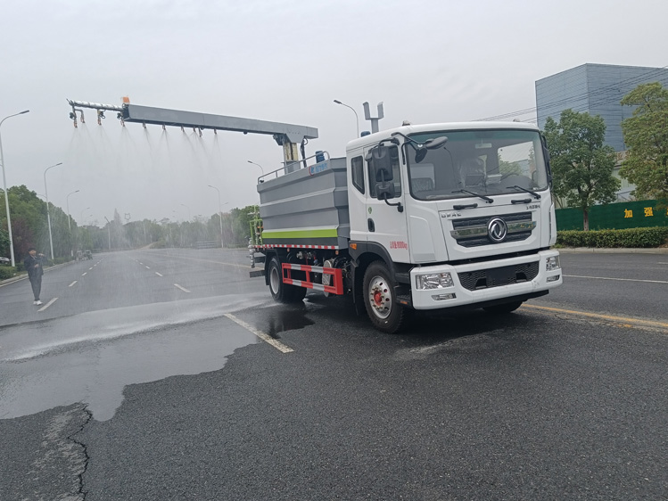 東風(fēng)D9免稅的鐵路抑塵車--12噸降塵灑水車_太原鐵路裝卸煤炭防塵車_煤炭固化劑噴淋車