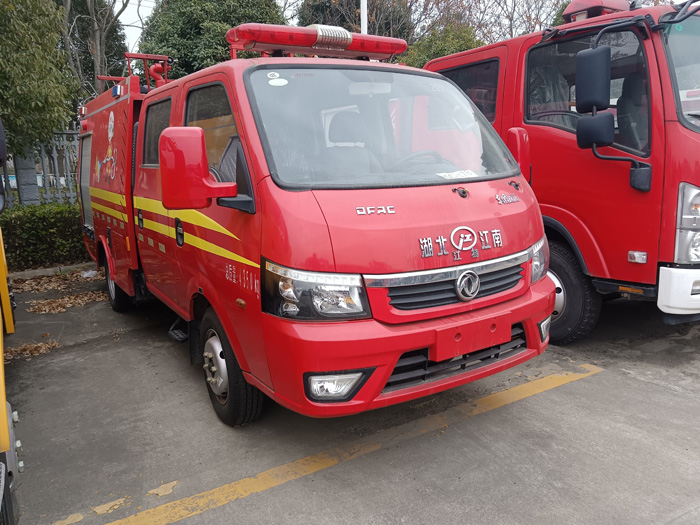 5噸消防灑水車_物業(yè)工廠小區(qū)消防車_1.5-3.5噸水罐消防車現(xiàn)車價(jià)格