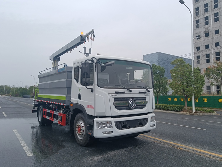 東風(fēng)D9免稅的鐵路抑塵車--12噸降塵灑水車_長治12立方抑塵車-抑塵噴霧車鉤擋停噴功能火車封層車