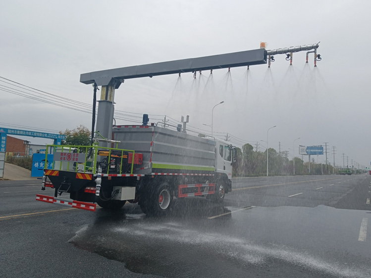 東風(fēng)D9噴霧封層鐵路抑塵車-15方煤廠抑塵運(yùn)輸車_榆林12方抑塵灑水車_霧化感應(yīng)噴淋車_煤炭降塵車