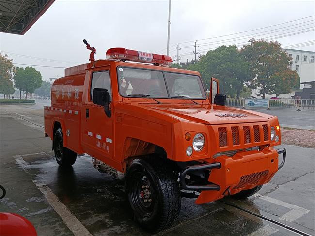 森林防火指揮車_2噸四驅(qū)消防灑水車_甘肅青海_四驅(qū)消防供水車北汽吉普四驅(qū)森林防火巡邏車