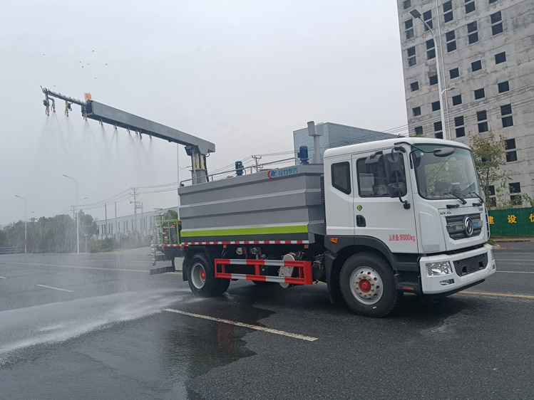 東風(fēng)D9免稅的鐵路抑塵車(chē)--12噸降塵灑水車(chē)_陜西多功能固化劑噴灑車(chē)_煤礦貨場(chǎng)壓制降塵